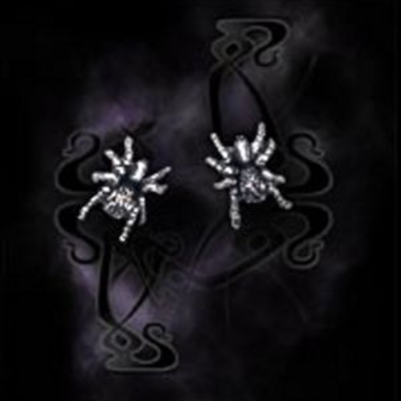 Black widow studs earrings - Picture 2 of 2